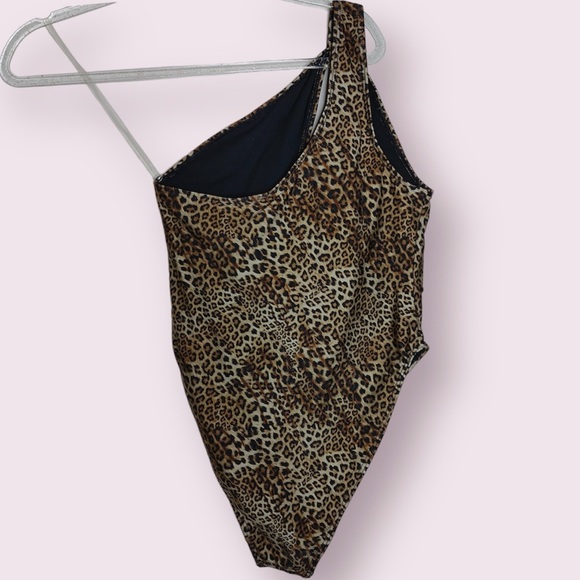 Windsor Leopard Print One Shoulder Purrfect Poolside Look Swimsuit - Picture 7 of 9